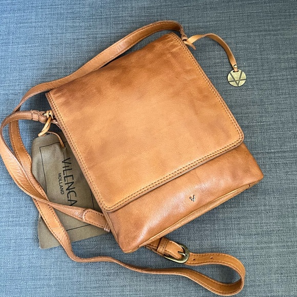 NWT VILENCA HOLAND FLAP CROSSBODY SHOULDER BAG PURSE LEATHER